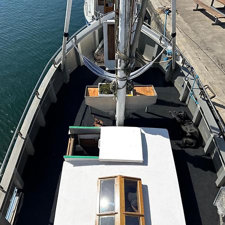 Varra Water - Unique Boat Accomodation - Bornholm - Fjaelstavn Nexo Luaran gambar