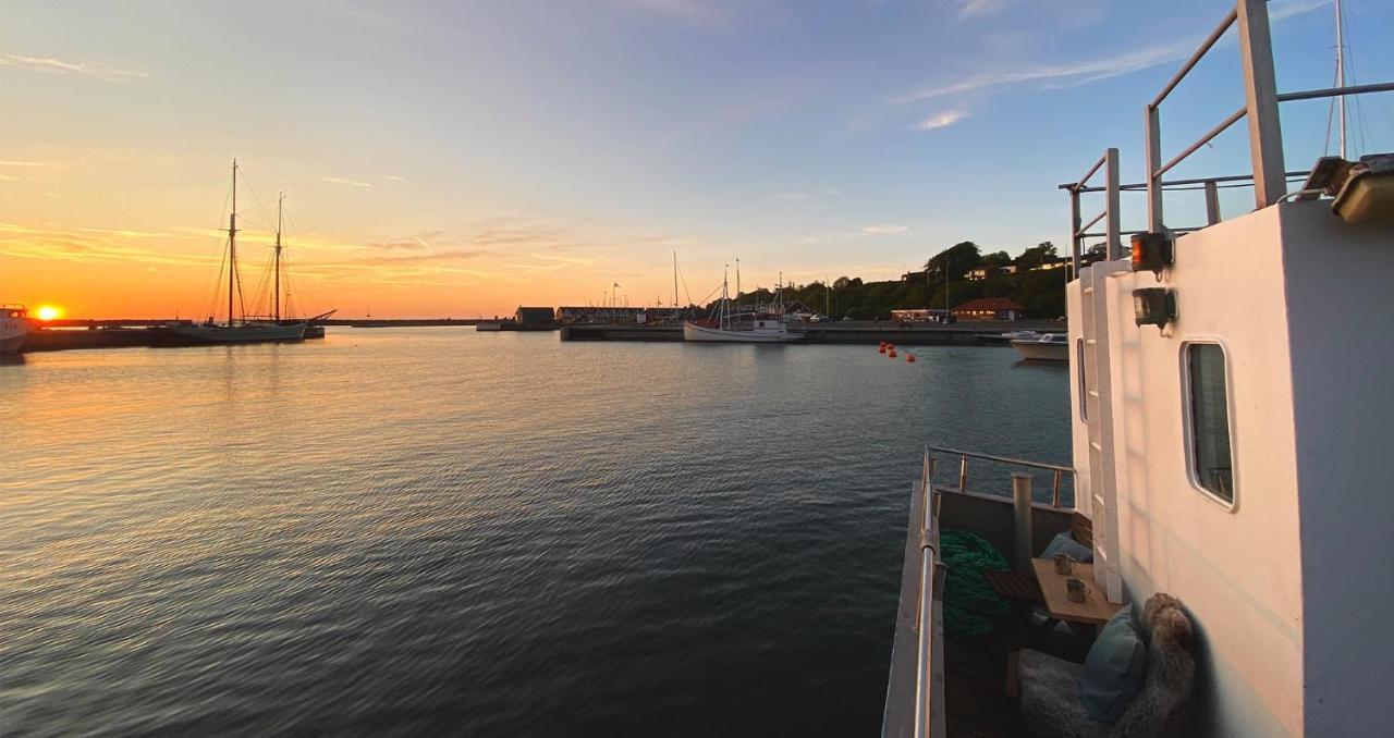 Varra Water - Unique Boat Accomodation - Bornholm - Fjaelstavn Nexo Luaran gambar