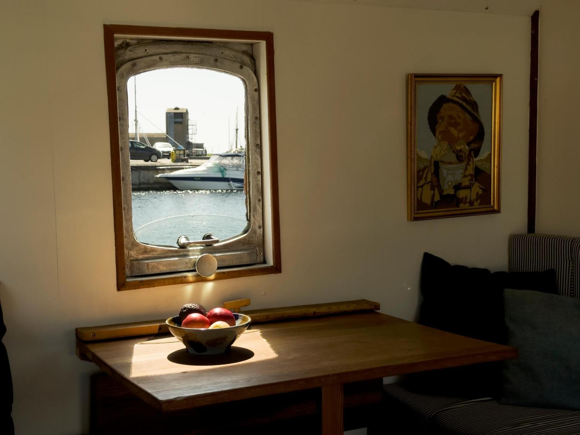 Varra Water - Unique Boat Accomodation - Bornholm - Fjaelstavn Nexo Luaran gambar